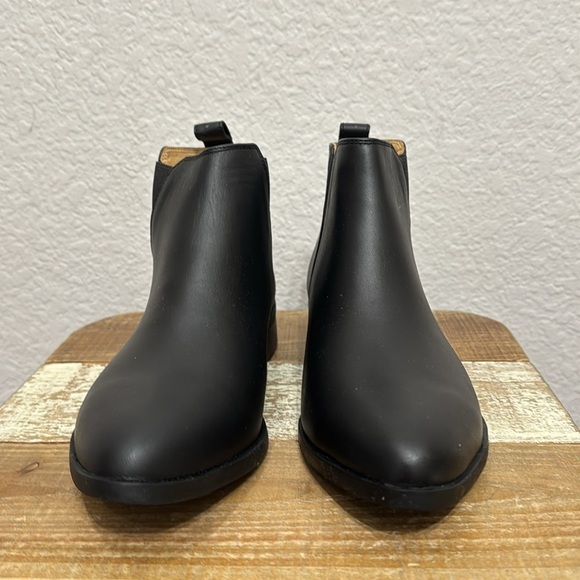 Nisolo Classic Chelsea Commuter Black Leather Booties Size 6.5 - Picture 4 of 9